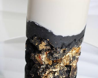 Sleek Black Concrete Candle with Gold Leaf - Fragrant, Modern Home Decor for Cozy Ambiance
