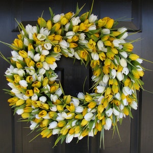 Easter Wreath- Easter Decoration- Spring Wreath- Tulips- Spring Decor- Spring Decoration- Tulip Wreath