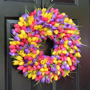 Spring Wreath- Tulip Spring Wreath- Summer Wreath- Custom Front Door Wreath- Spring Decor- Easter Decoration- Outdoor Wreath