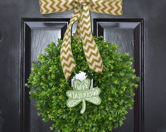 St Patrick Day Wreath, St Patricks Day Shamrock Decor- Spring Happy St Patricks Day Boxwood Wreath- Irish Decor Door Wreath Removable Sign