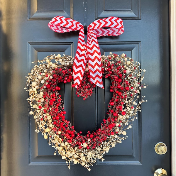 Ghirlanda a forma di cuore XXL con bacche: decorazione per San Valentino, Festa della Mamma e matrimoni. Spedizione veloce.