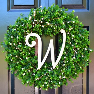 Couronne ronde d’année, couronne de bois de boîte, décor de toutes les saisons, décor de mariage, couronne de porte de berry, couronne d’automne, couronne d’hiver, baies de crème, monogramme