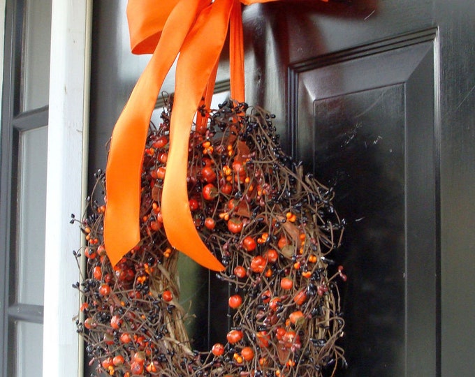 Halloween Wreath, Halloween Berry Wreath, Halloween Decor, Black and Orange Berries, Mini Pumpkin Berries