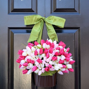 Spring Mother's Day Tulip Wreath, Tulip Door Bucket Spring Wreath, Tulip Wreath Gift for Mom Wreath for Spring Custom Size image 4