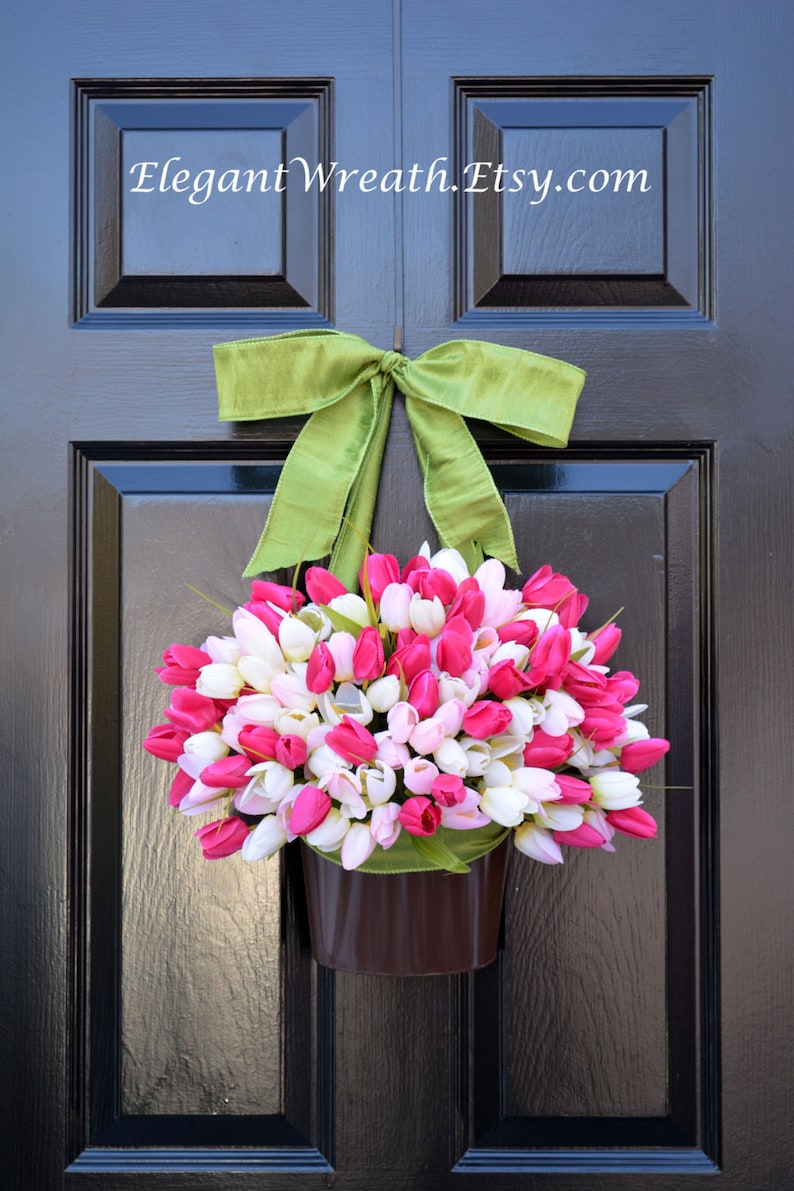 Spring Mother's Day Tulip Wreath, Tulip Door Bucket Spring Wreath, Tulip Wreath Gift for Mom Wreath for Spring Custom Size image 4