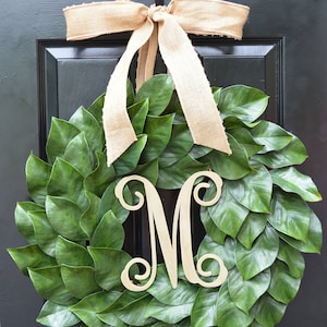 Wetterfester mit Monogramm Magnolienkranz, Magnolienblätter Türsommerkranz, Südliches Dekor Ganzjahreskranz Südliches Geschenk für Sie