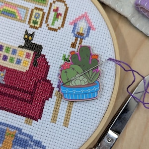 Cactus Needle Minder: Magnetyczny drewniany akcesorium do haftu krzyżykowego