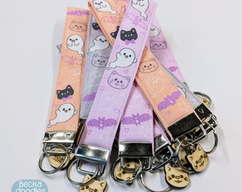 Spooky Cute Pastel Fabric Wristlet Keychain, Ghosts and bats Fabric Key Fob, Keychain Wristlet Lanyard, Halloween Keychain