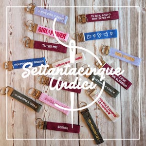 Portachiavi/Charm ricamato personalizzato - idea regalo per tutte le occasioni - cotone effetto twill