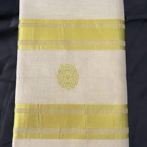 Flower & Gold Zari Border Tissue Kasavu Saree, Saree with blouse,kerala tissue saree,Indian saree, wedding saree, onam saree, Temple Saree