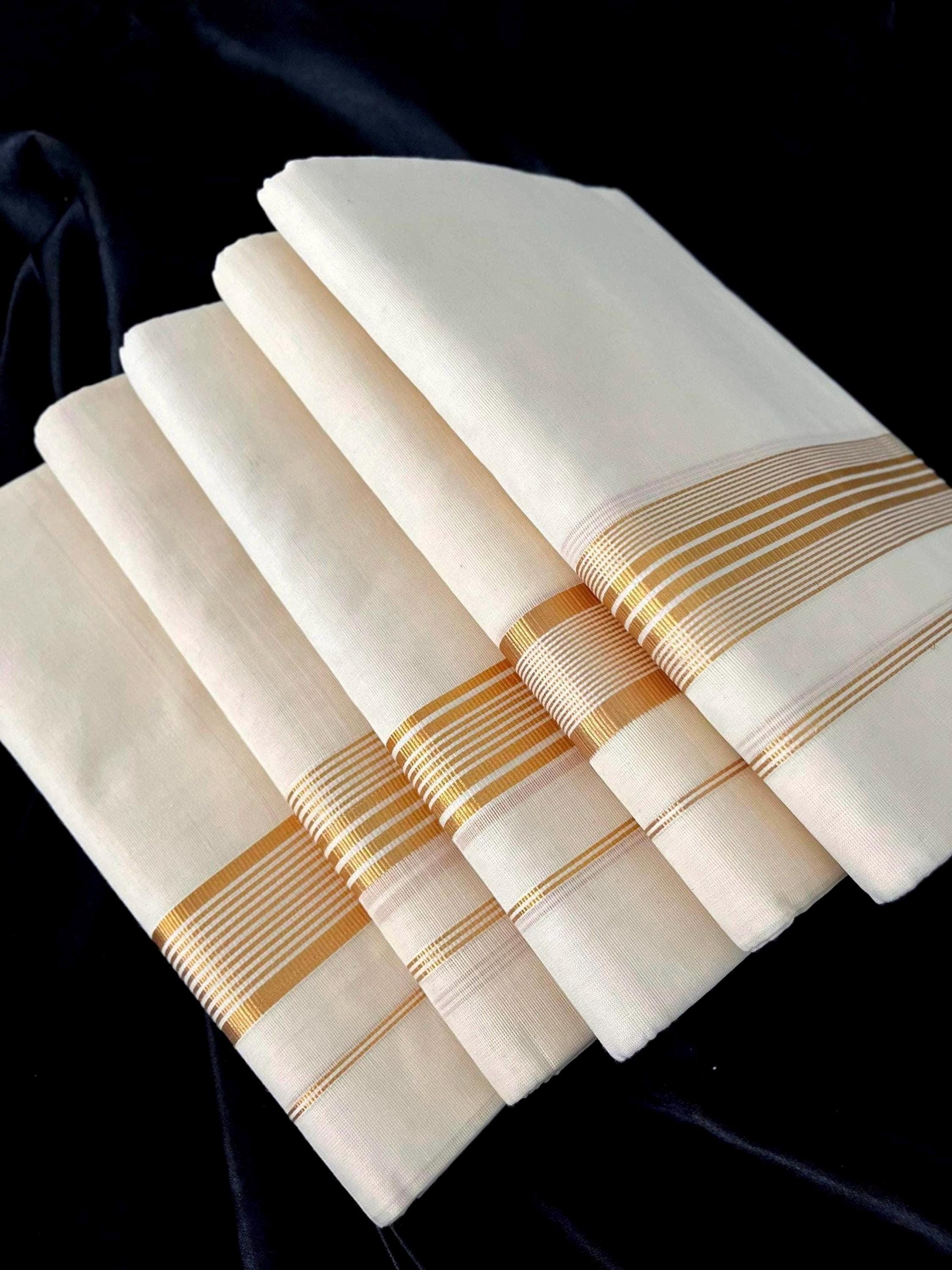Vergulde witte katoenen Dhoti koperen rand met angvastram | Mundo Vergulde witte katoenen Dhoti koperen rand met angvastram | Mundo