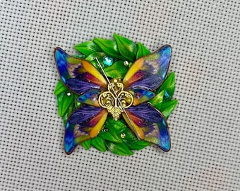 Imán para sujetar agujas con forma de corona de fantasía de mariposa, arcilla polimérica, regalo para punto de cruz