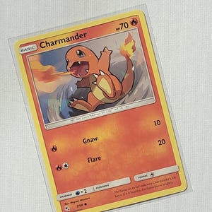 B23 Glumanda - Basis Pokémon Karte - #007/068 (2019) - Perfekter Zustand, super Geschenk für Sie/Ihn!