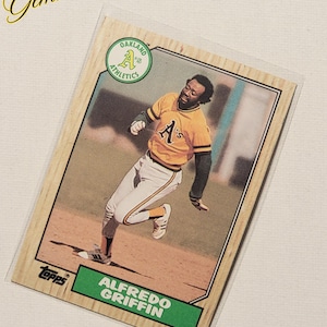 Alfredo Griffin 1987 Topps Baseball Trading Card #111 - Oakland Athletics - Presque neuf, parfait état
