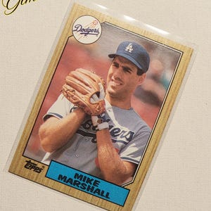 Mike Marshall 1987 Topps Baseball Trading Card # 664 – Dodgers de Los Angeles – Presque neuf, état neuf