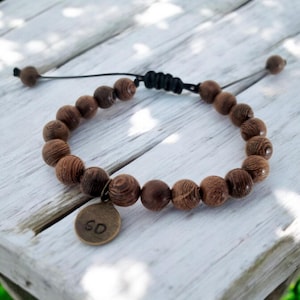 Personalized Men&#39;s Natural Wood Bead Adjustable Bracelet - Handstamped bracelet for man - Gifts for Him - Fathers Day Gift - Gift for Dad