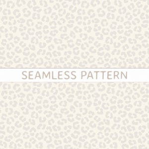 Op de afbeelding: Een naadloos patroon met een herhalend luipaardprintontwerp in lichtgrijs op een crèmekleurige achtergrond. Een horizontale witte band in het midden bevat de tekst SEAMLESS PATTERN in lichtgrijze hoofdletters.