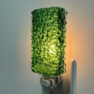 Night Light Green Kitchen Bedroom or Bathroom Night Light, Fused Glass, Home Decor, Housewarming Gift, Lighting, Plug In, Handmade 画像 3
