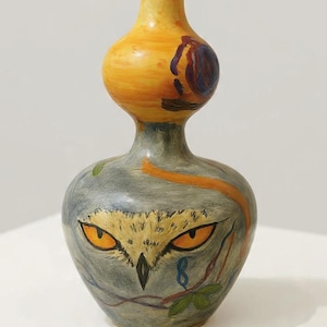 Peut inclure: Panneau en bois rustique avec l'inscription "Welcome to our home" en lettres blanches. Le panneau présente une finition vieillie et un design simple et accueillant, idéal pour un porche ou une entrée.