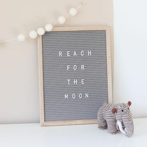 Tablero de letras de fieltro gris con letras: perfecto para citas, decoración del hogar, carteles de cafeterías y accesorios para fotografías