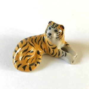 Tiger Figur, Keramiktiger Figur, Miniatur, Tierfigur, Tierfigur, Kleintier, klein, Dekoration, wildes Tier, gelb, Schreibtisch
