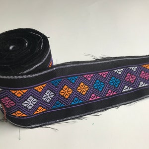Hmong Textil, Kreuzstich, Thai Hill Tribe, Hmong, Lisu Stoff, lila, weiß, rosa, schwarz, bestickt, Handwerk, Textil, Basteln, orange
