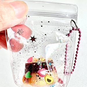 Mini Sweet Fantasy Custard Pudding Taba Squishy Keychain, Glittering Kawaii Fidget Toy, Fun Stress Relief Accessory