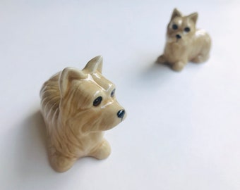 セラミック製の小さな茶色の犬の置物、動物のミニチュア、屋外ギフト