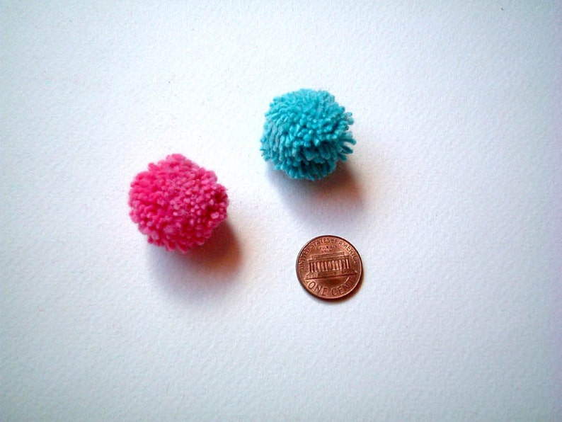 Handmade Yarn pom poms, cotton pom pom, yarn beads, yarn balls, flower, eco, colorful, party, pink, 100 poms, carnival, SALE, discount image 2