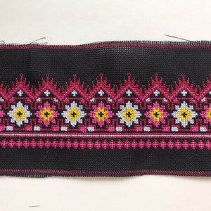 Hmong Textil, Lisu Textil, Kreuzstich, Thai Hill Tribe, Hmong, rot, schwarz, rosa, gelb, bestickt, Textil, Ethnisch, Blume, Basteln