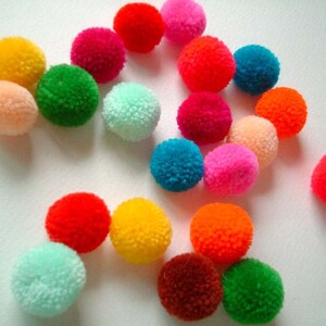 Assorted 3/4&quot; Yarn Pom Pom, party pom pom, beads, balls, handmade, mobile, kid, decoration, yarn bead, yarn button, colorful, 100 poms