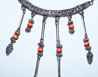 1960&#39;s Brutalist Bib Necklace | Vintage Dangle Jewelry