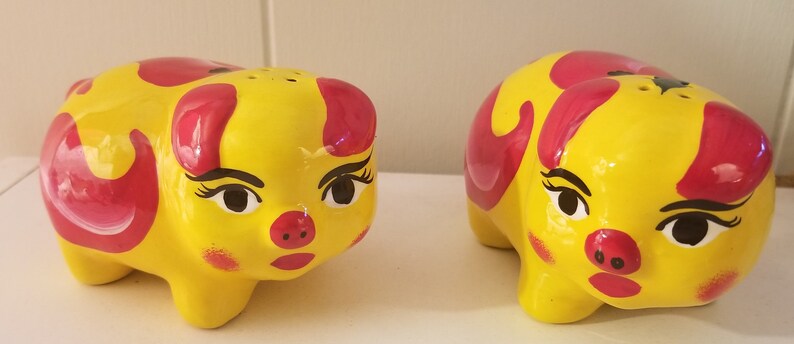 Hand Painted Figural Pigs Ceramic Salt and Pepper Shakers