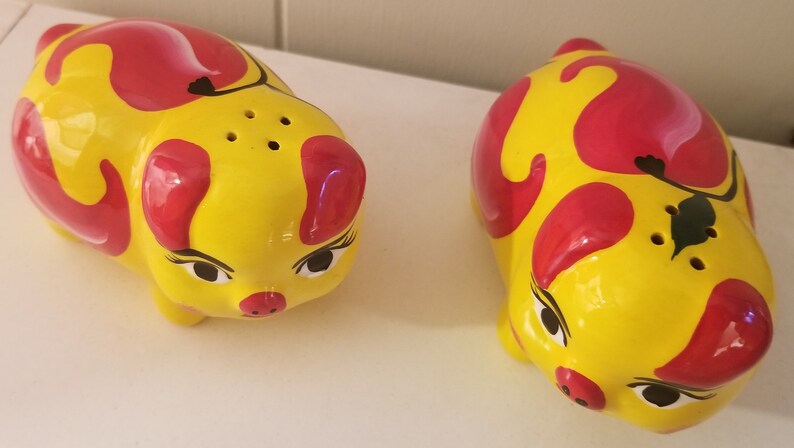 Hand Painted Figural Pigs Ceramic Salt and Pepper Shakers