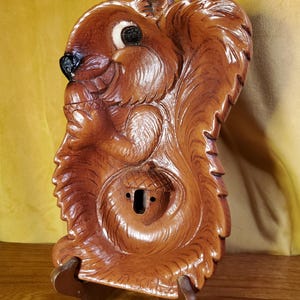 Vintage Multi Products Inc. Squirrel Nut Dish with Faux Wood Finish – Mid-Century Decor