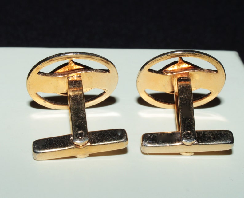vintage 1970 gold tone horse head cufflinks shipping included within Canada and USA
