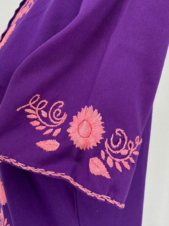 Vintage 60s / 70s Purple and Pink Embroidered Sho… - image 6