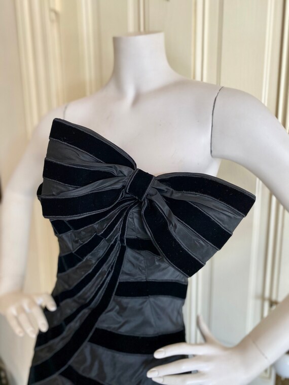 Vintage Designer Black Velvet / Silk Taffeta Stra… - image 3