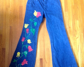 1970s Vintage Rhinestone Painted Flower Bell Bottom Jeans XS/S -