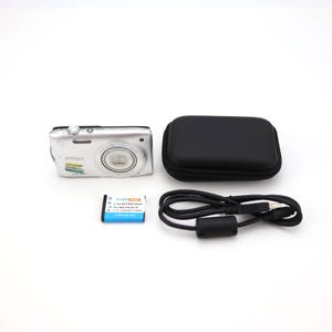 Nikon Coolpix S3300 16MP Digital Camera - Read Description Next Day Post