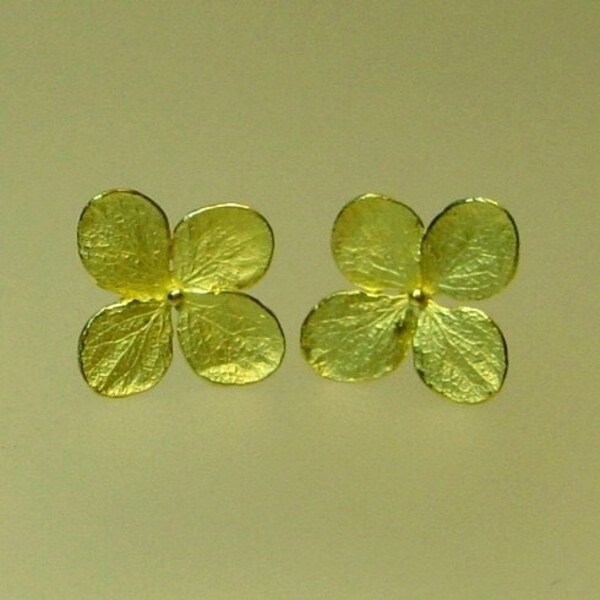 Small 4 Petal Hydrangea Blossom Studs