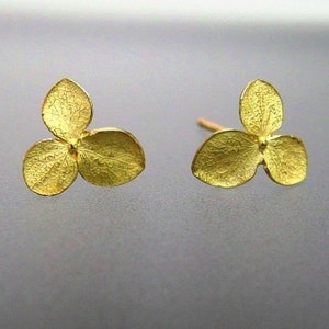 Flower Earrings, Small Gold Stud Earrings, 18k Yellow Gold Hydrangea Earrings, Post Earring, Small Flower Earrings, Made to Order image 2