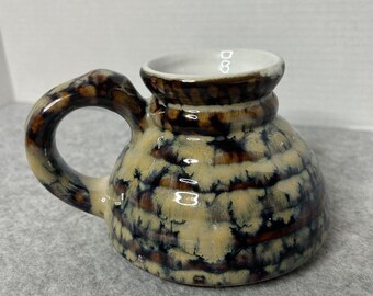 Taza de cerámica Westwood azul y marrón con base plana, capacidad para 8 oz, 5.5 x 4 pulgadas.