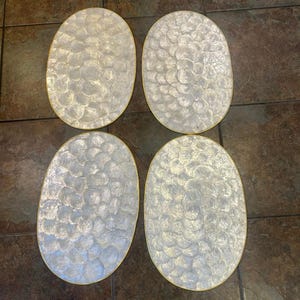 Capiz Shell Serveringsställ Stort set med 4 Boho Retro Metalldetaljer