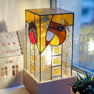 Handcrafted Tiffany-Style Stained Glass Bird Lamp - Elegant Bedside Crystal Nightlight Art Decor