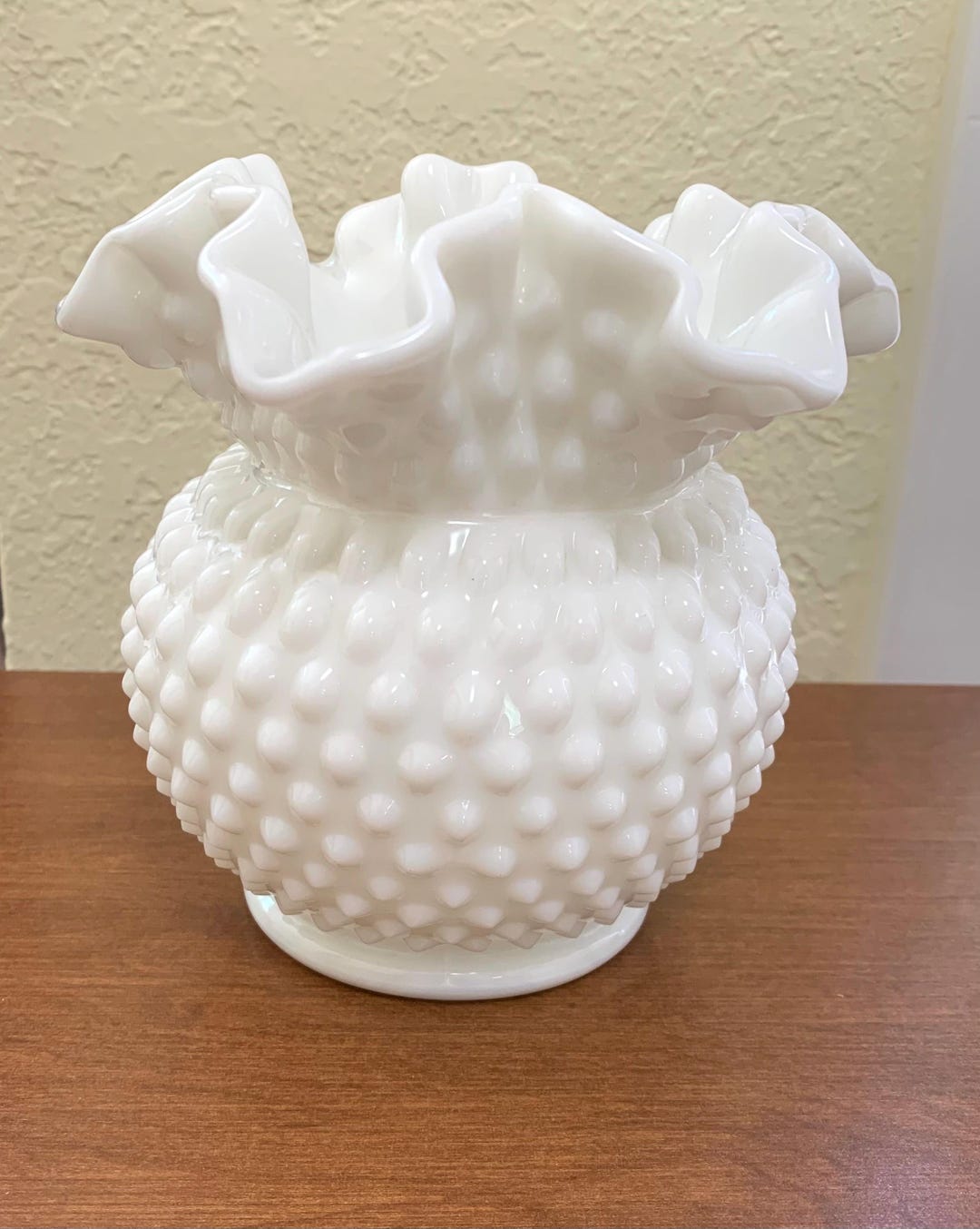 Vtg FENTON White MILK Glass HOBNAIL Ruffled Edge Round Vase 5.5" Tall 6 ...
