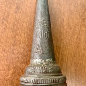 Vintage Mobiloil Gargoyle &quot;A&quot; Patented Sept 14, 1926  Metal Oil Funnel Spout *