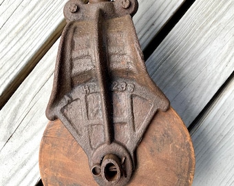 Antique Cast Iron Wood Ornate Barn Pulley Primitive Industrial AH 236 H214