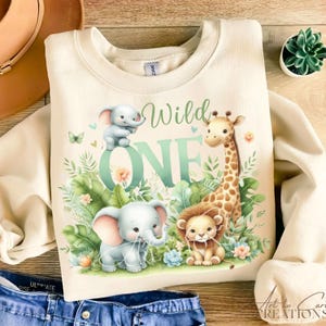 Wild One Safari 1st Birthday SVG PNG | Uroczy clipart z dżungli | Projekt sublimacji na koszulkę, kubek, torbę, kubek, naklejkę, DTF