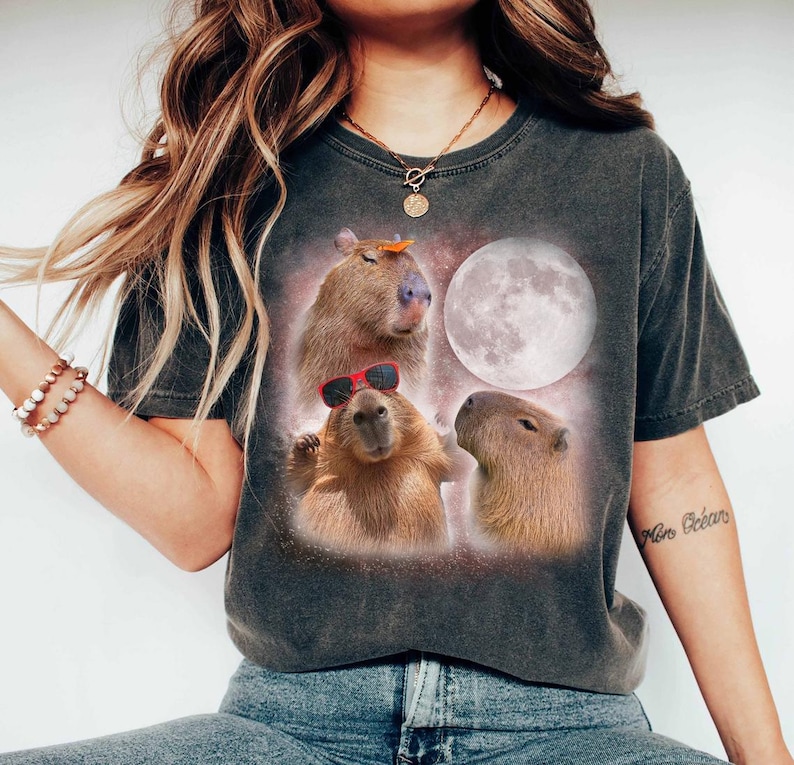 Capybara With The Moon Shirt, Three Capybara Vintage Graphic Shirt, Capybara Lover Gift, Cute Capybara Shirt, Funny Capybara, Capybara Gift